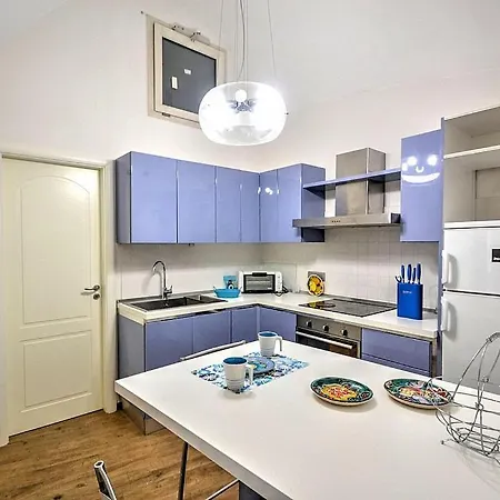 Sleeps 4 Air Con Wifi Appartamento